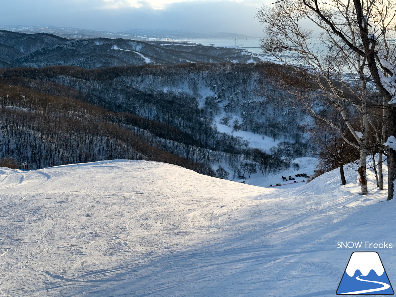 小平町望洋台スキー場｜晴れた日の午後。夕景を眺めながら、まったり滑るのが最高なローカルゲレンデ。